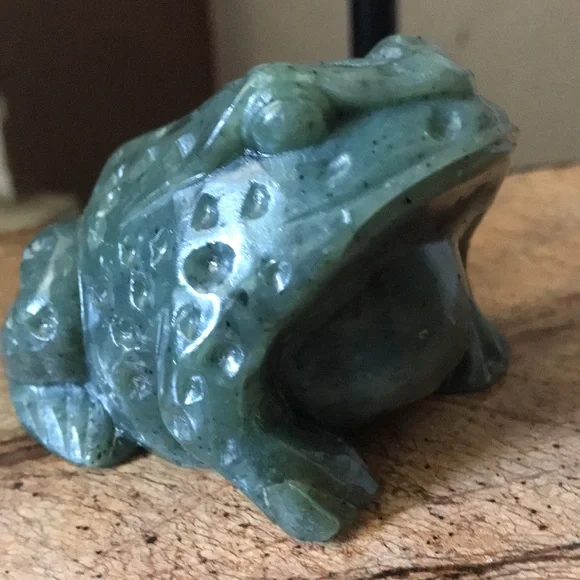 Vintage Heavy Jade Handcarved Frog Detailed